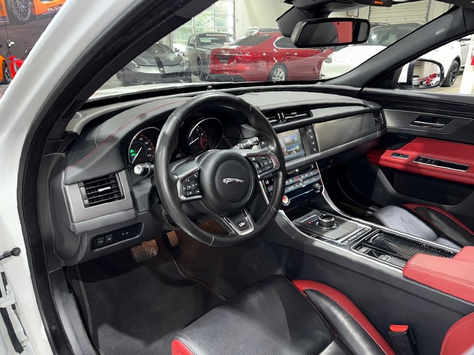 2018 Jaguar XF