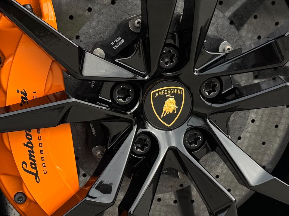 2018 Lamborghini Aventador