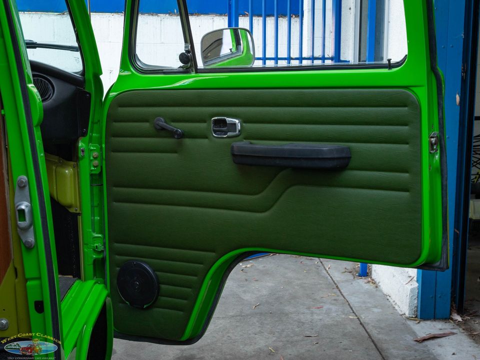 1977 Volkswagen Pop Top Camper Van