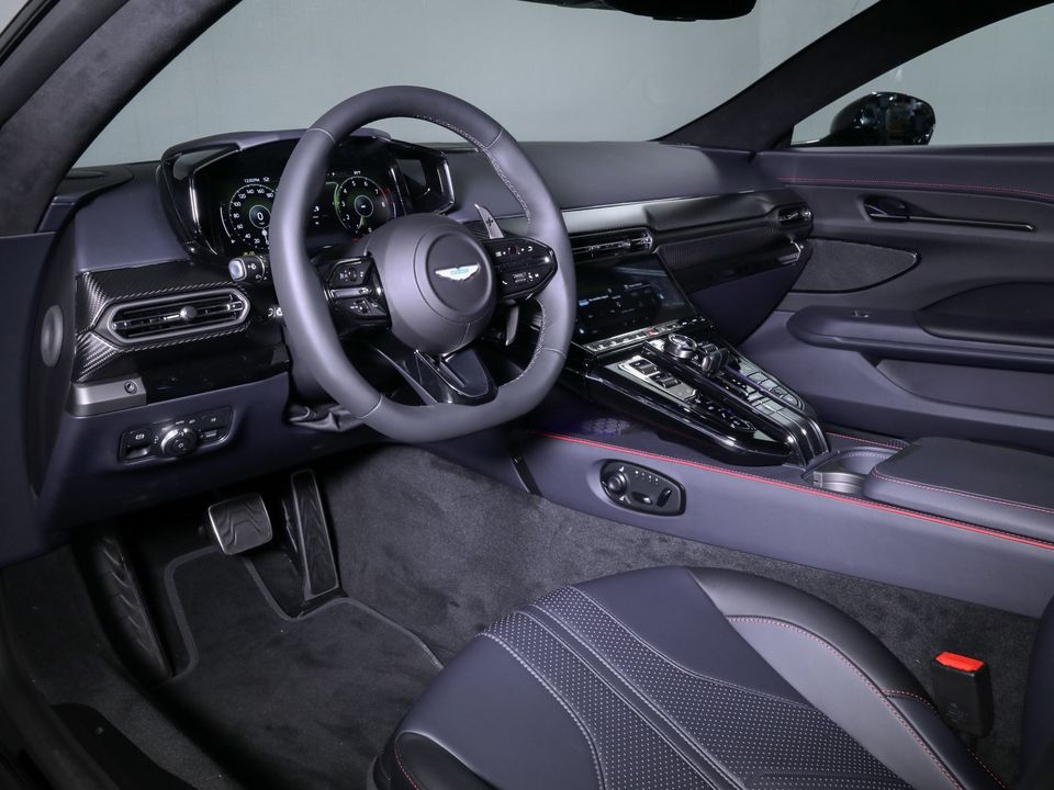 2025 Aston Martin Vantage