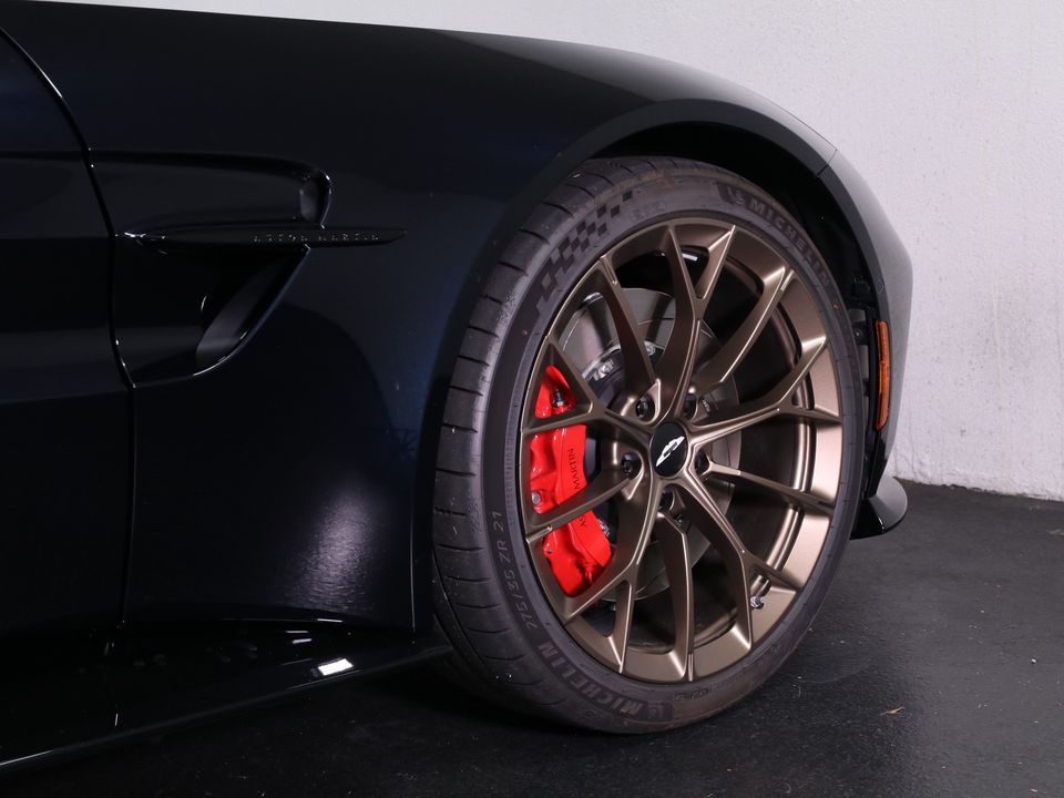 2025 Aston Martin Vantage