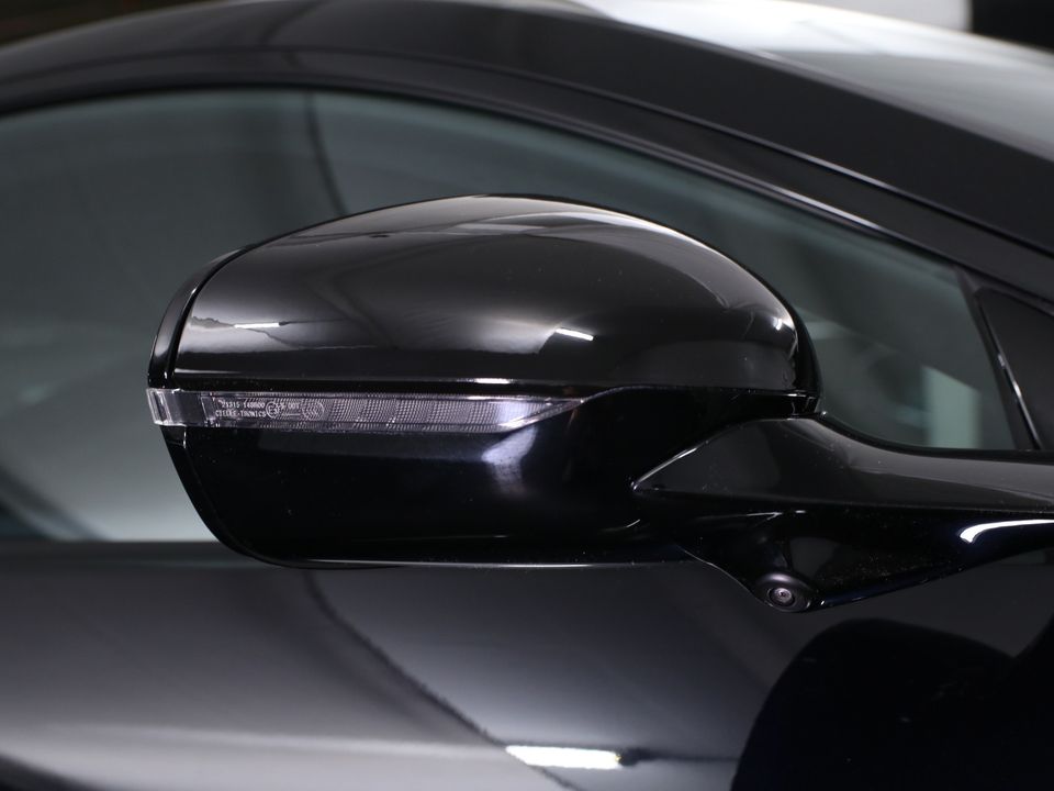 2025 Aston Martin Vantage