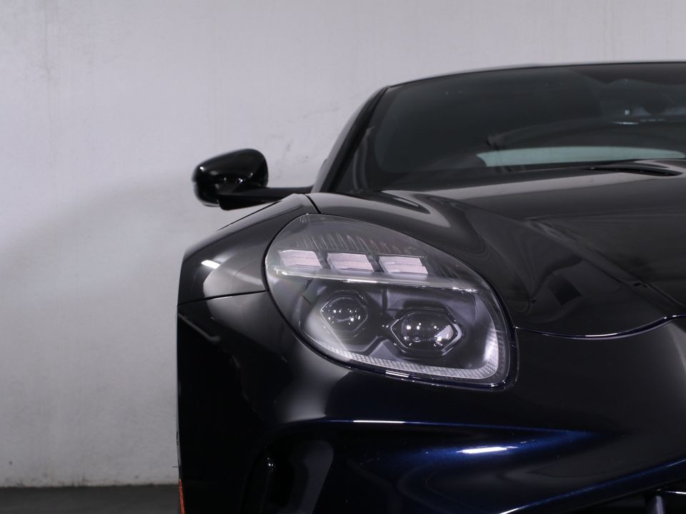 2025 Aston Martin Vantage