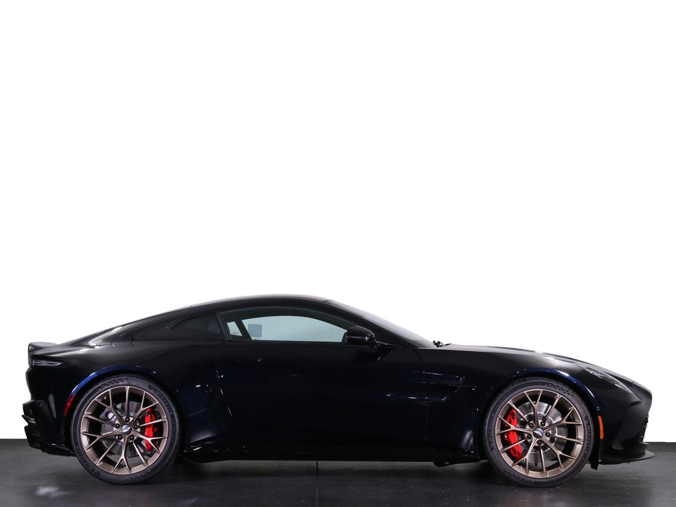 2025 Aston Martin Vantage