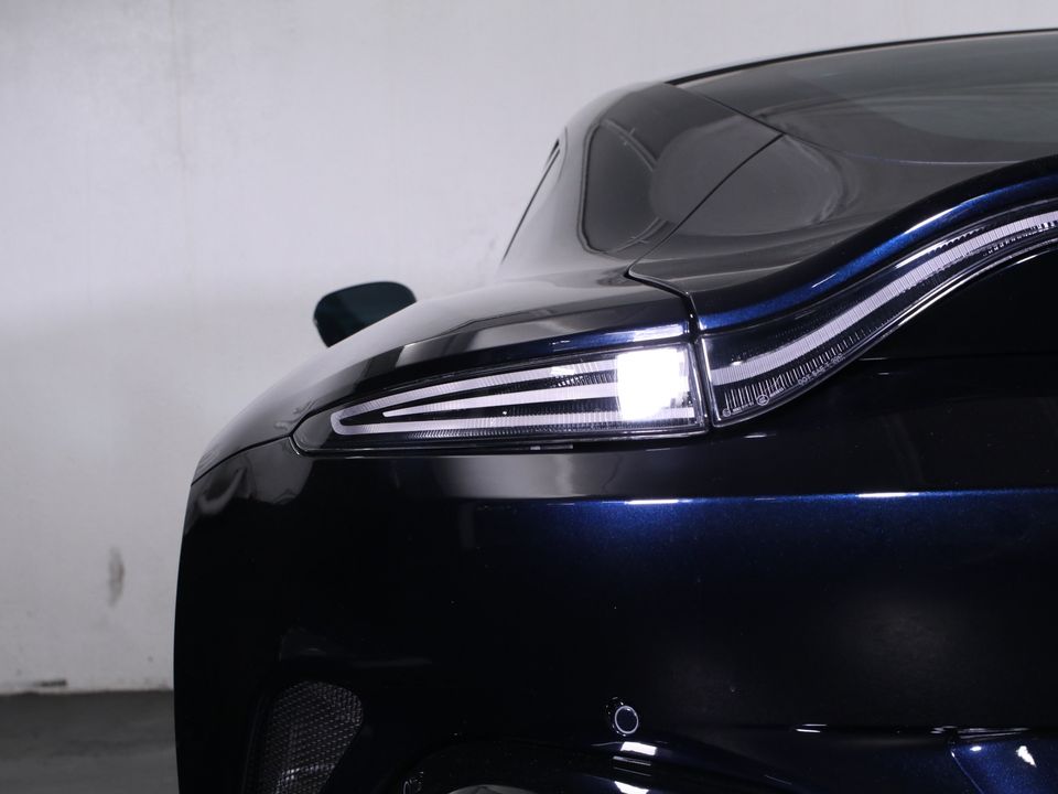 2025 Aston Martin Vantage