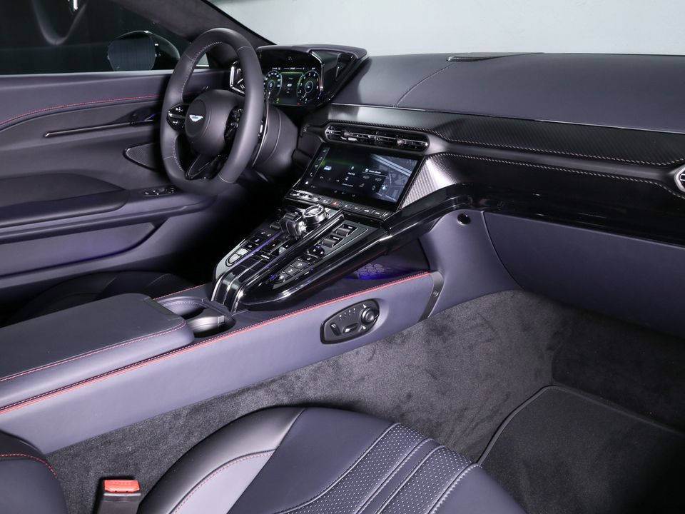 2025 Aston Martin Vantage