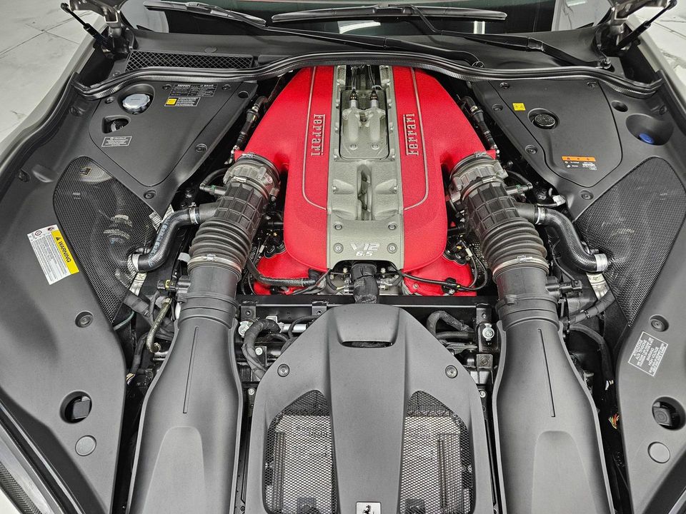 2022 Ferrari 812 GTS