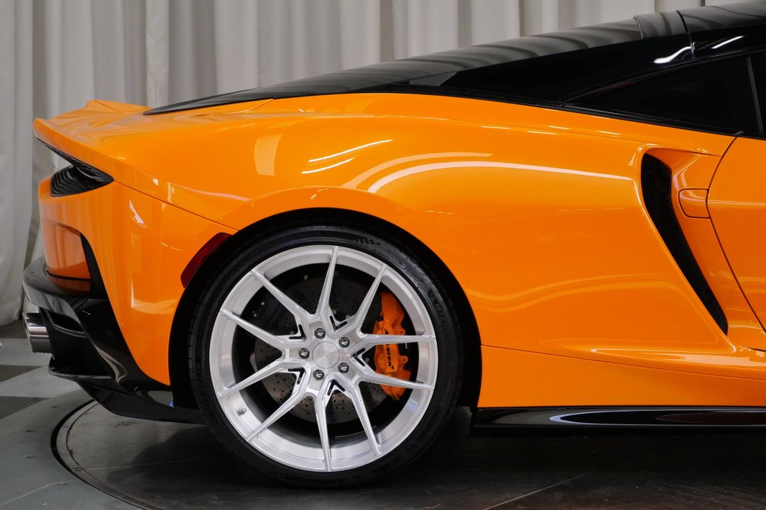 2023 McLaren GT