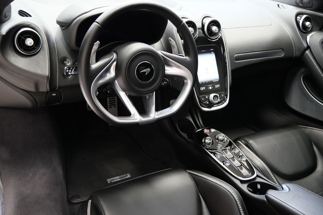 2023 McLaren GT