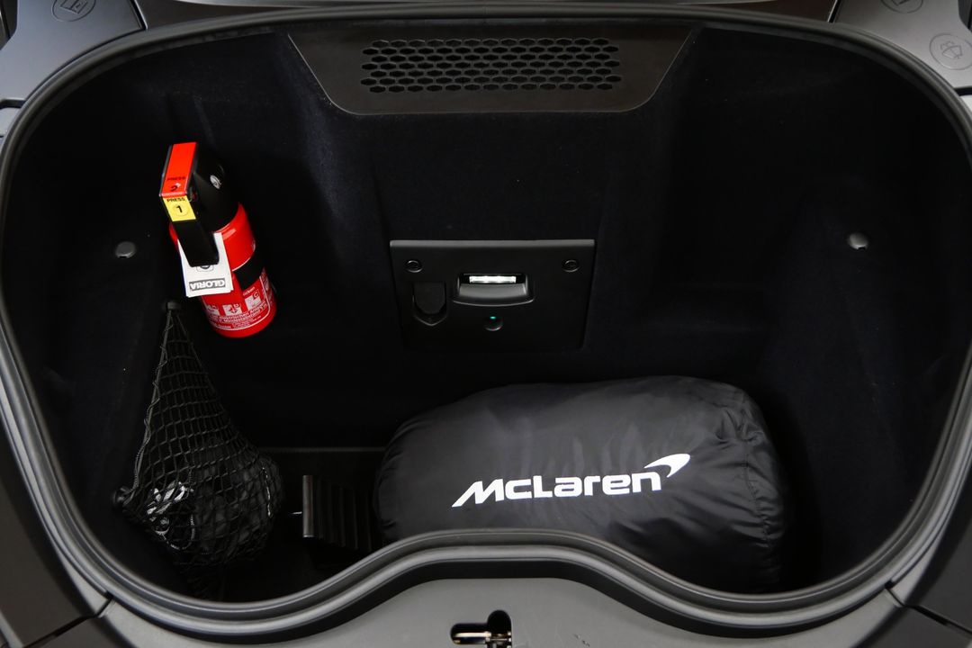 2023 McLaren GT