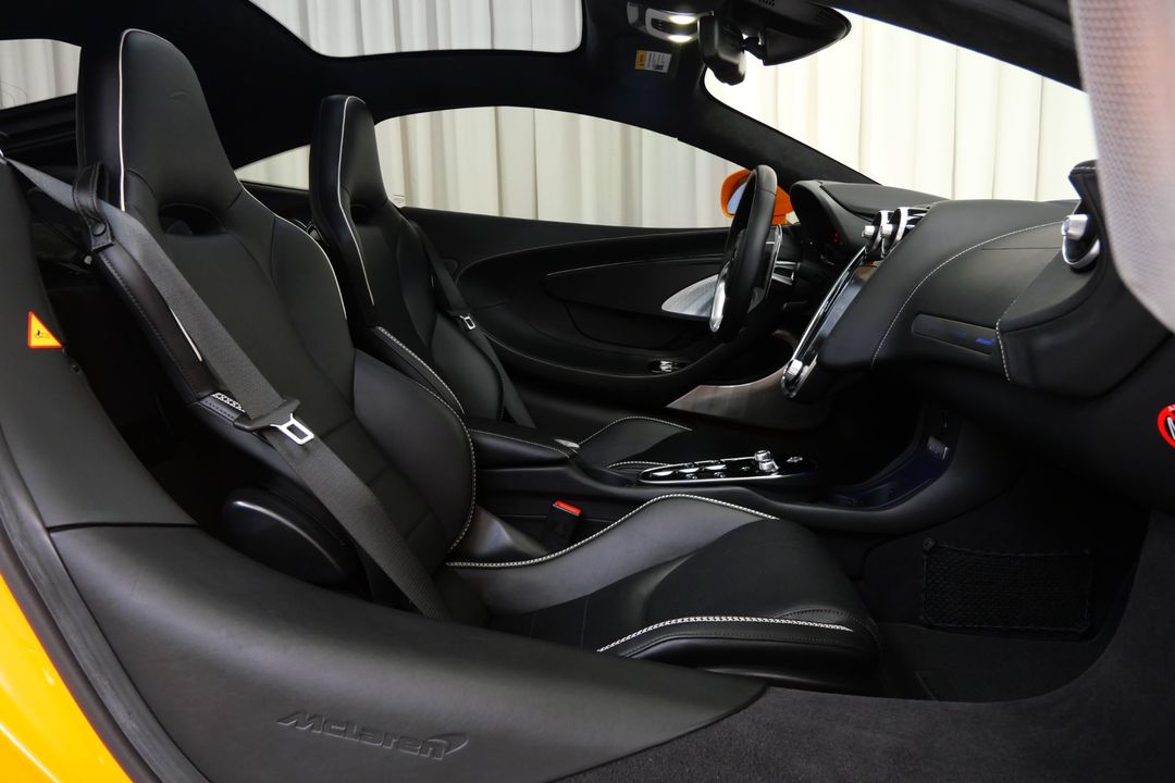 2023 McLaren GT