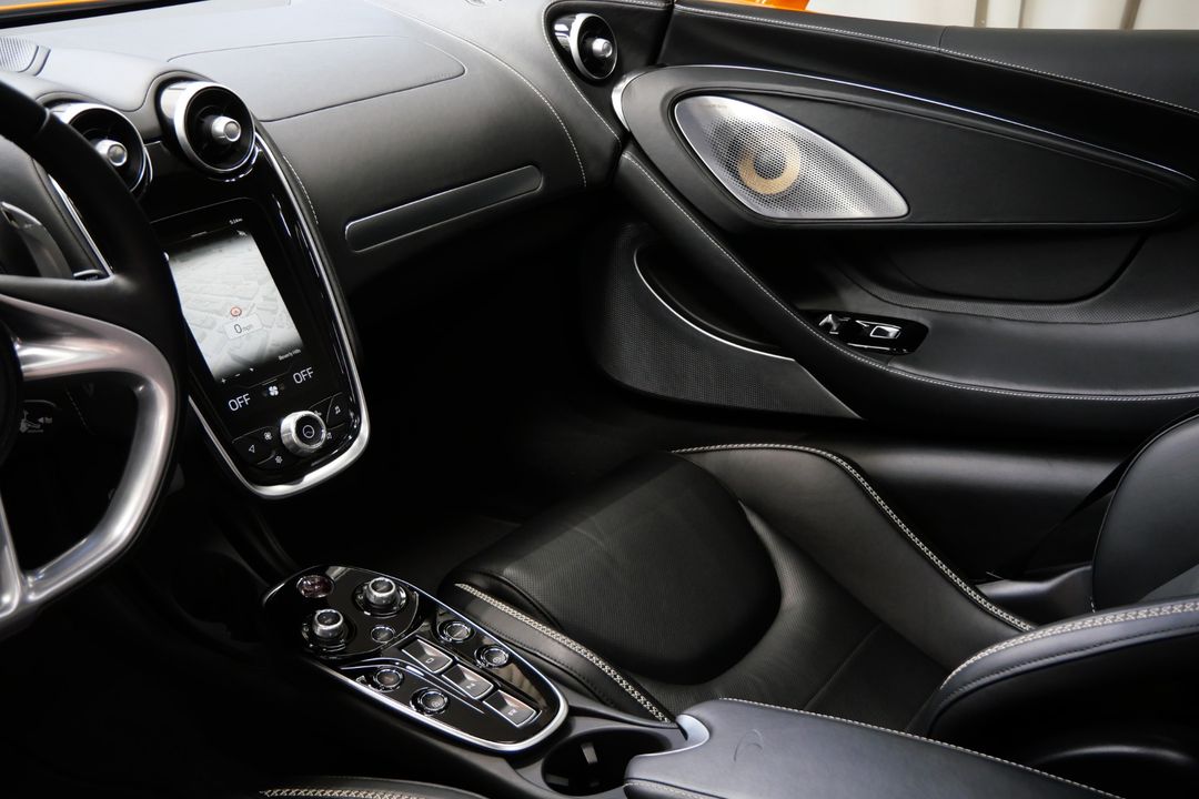 2023 McLaren GT