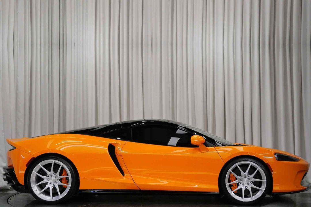 2023 McLaren GT
