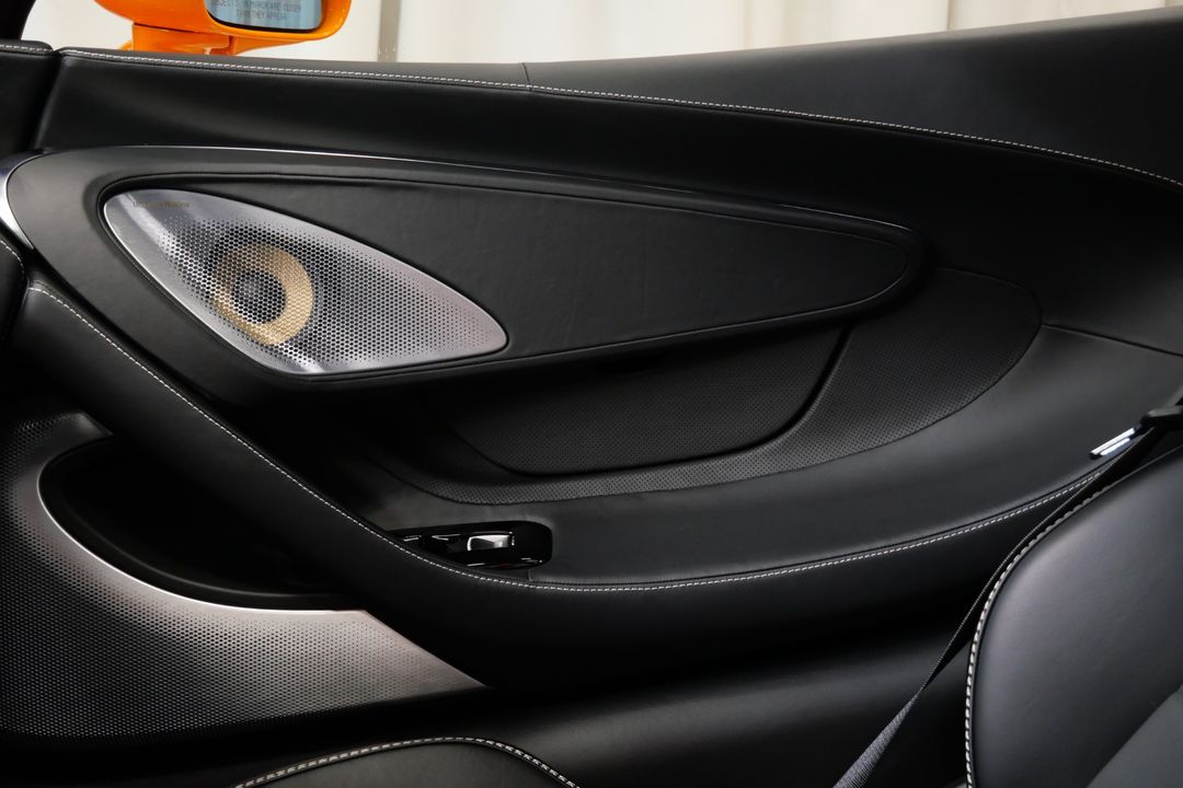 2023 McLaren GT