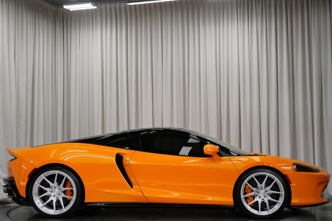 2023 McLaren GT