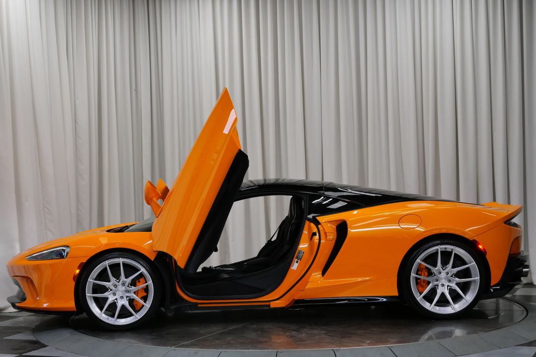2023 McLaren GT