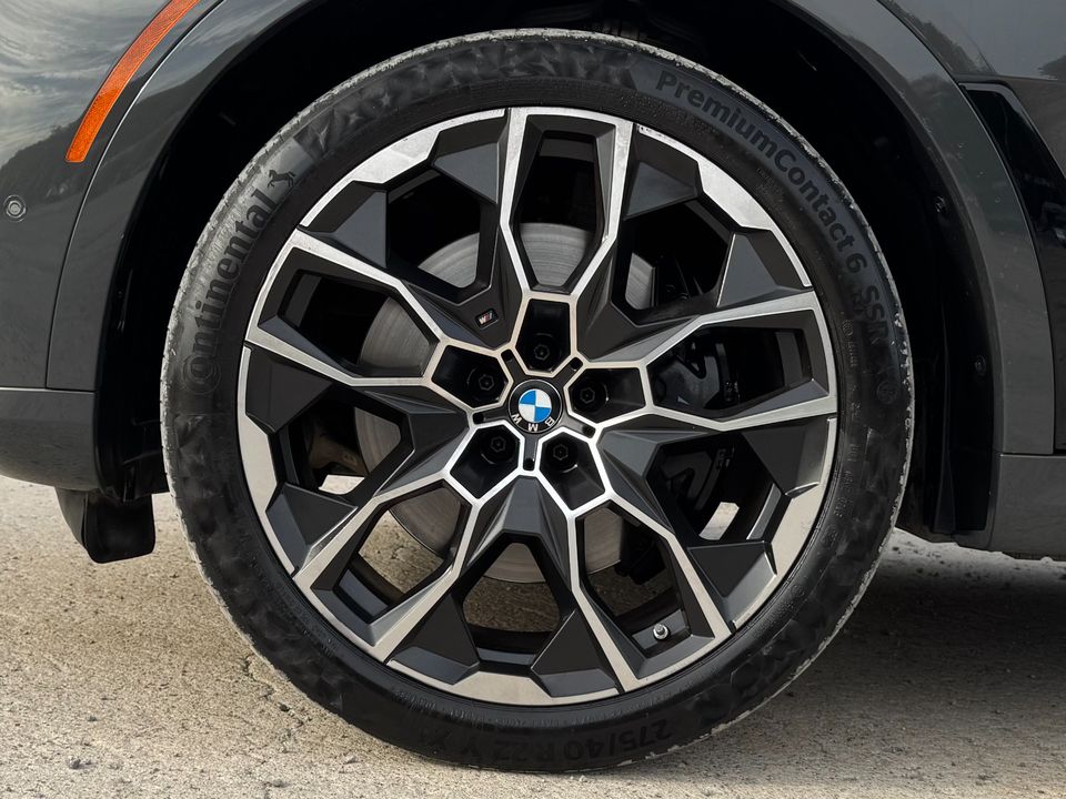 2023 BMW X7