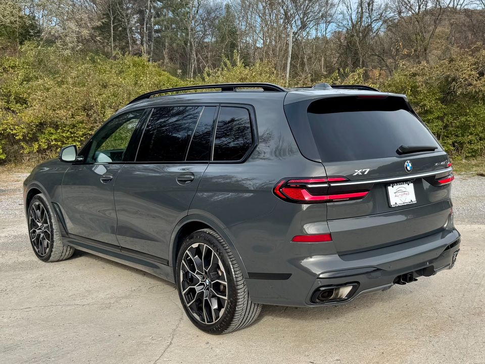 2023 BMW X7