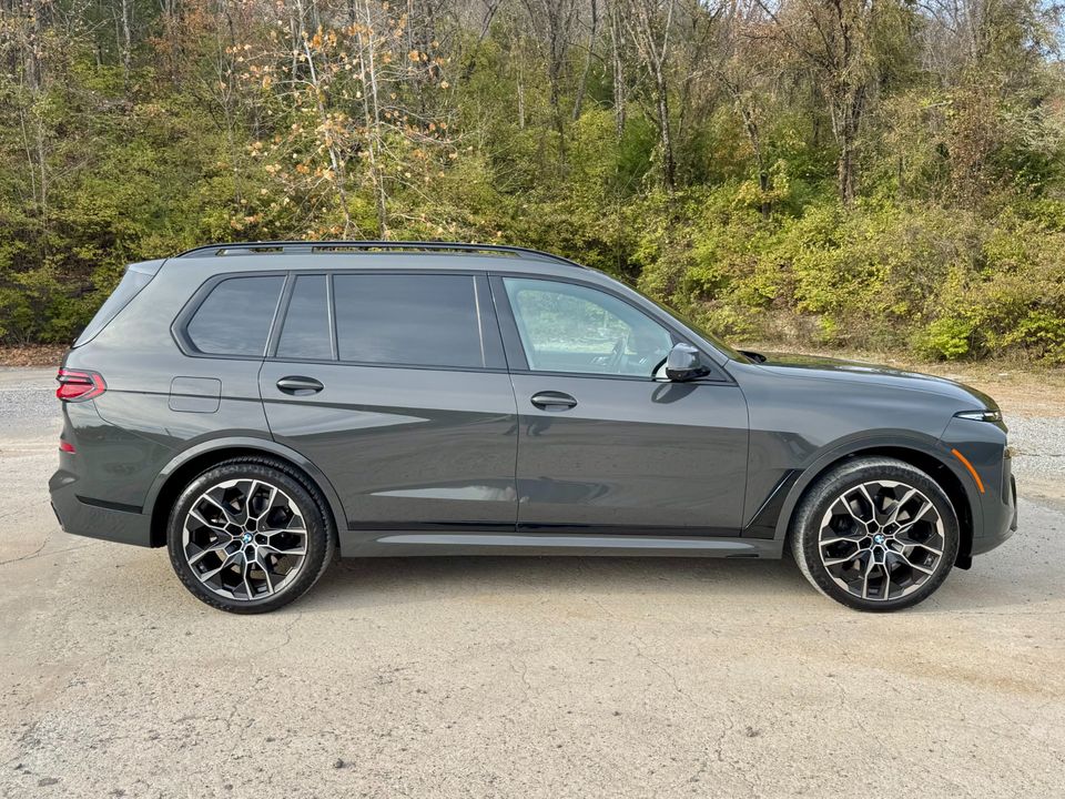 2023 BMW X7