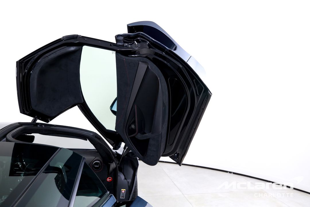 2024 McLaren 750S