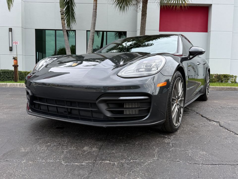 2022 Porsche Panamera