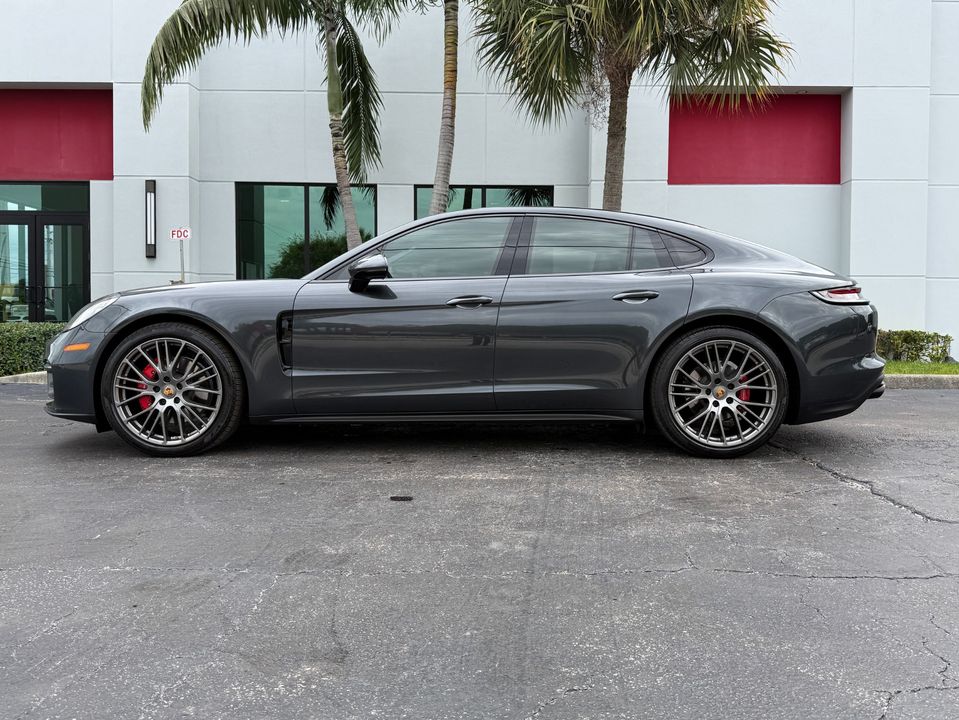 2022 Porsche Panamera