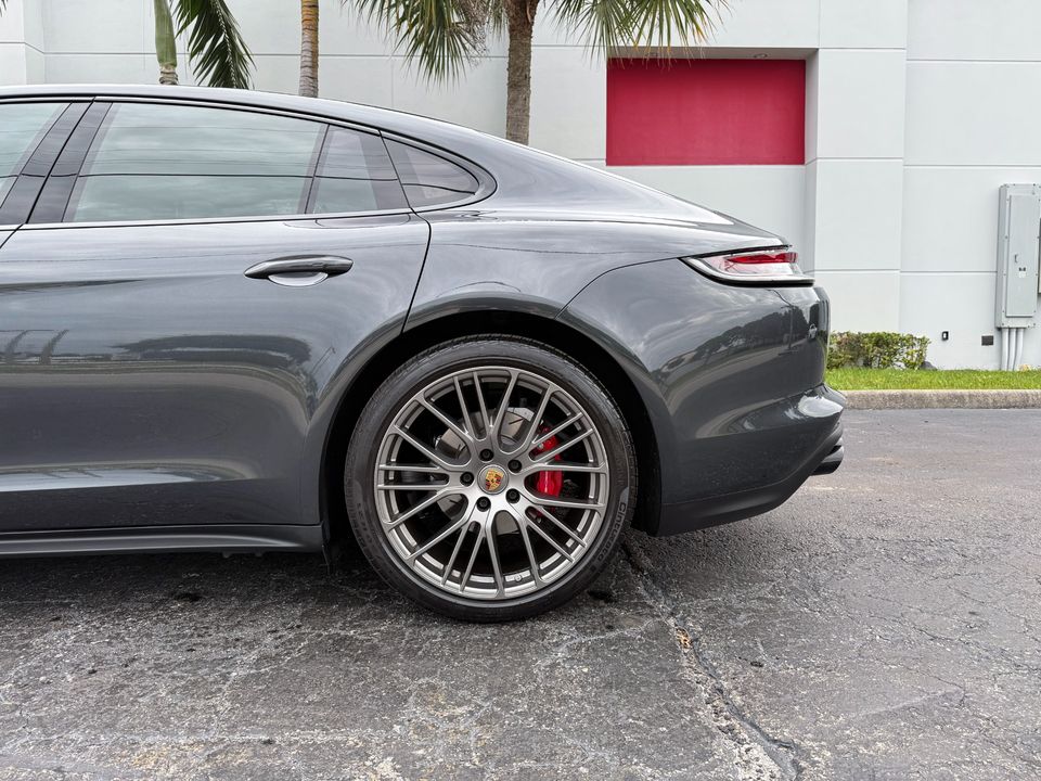 2022 Porsche Panamera