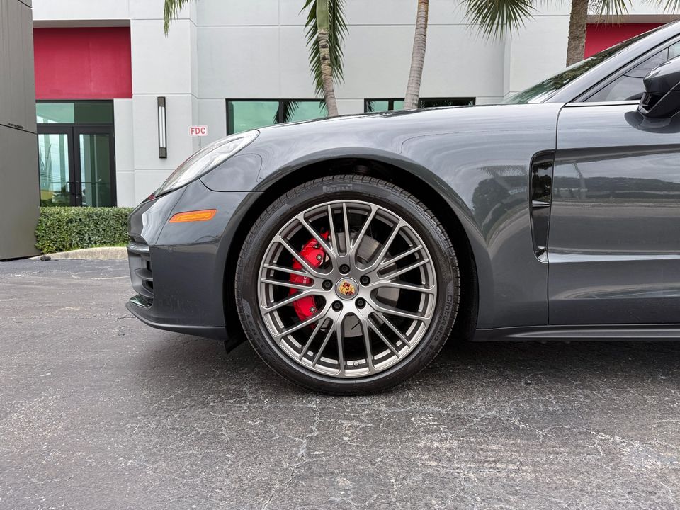 2022 Porsche Panamera