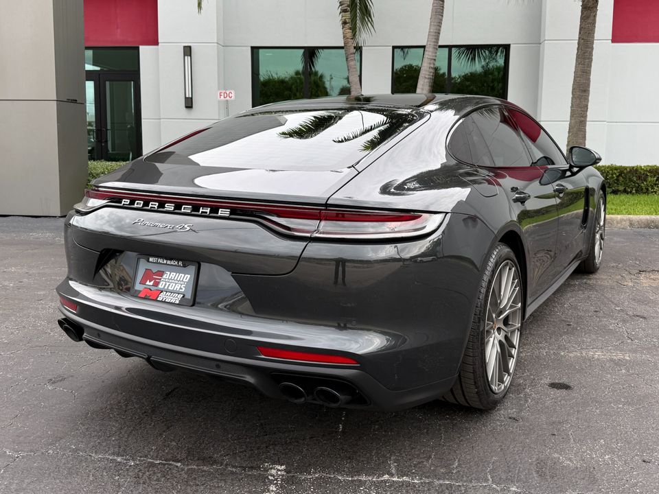 2022 Porsche Panamera