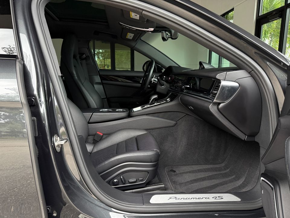 2022 Porsche Panamera