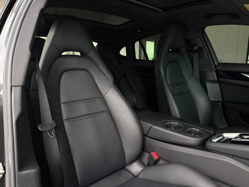 2022 Porsche Panamera