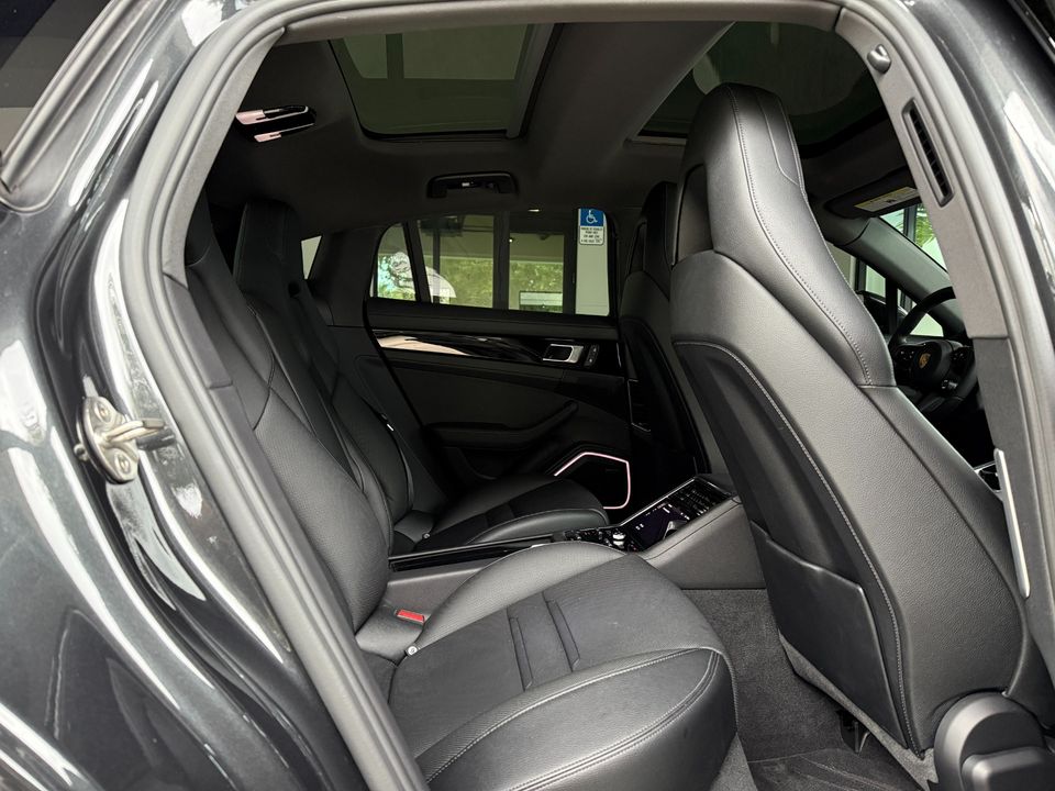 2022 Porsche Panamera