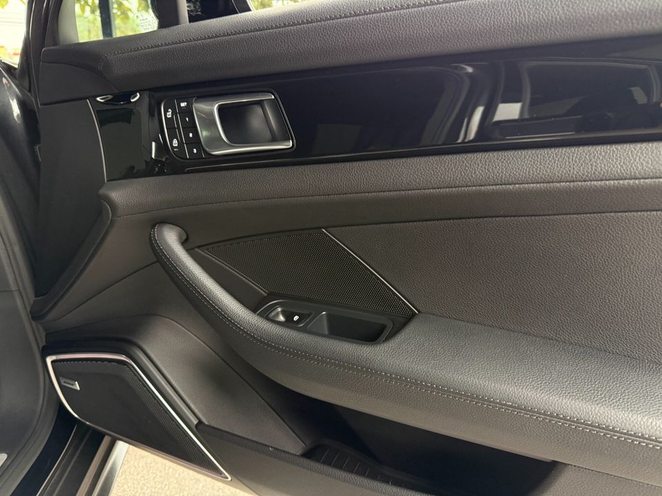 2022 Porsche Panamera