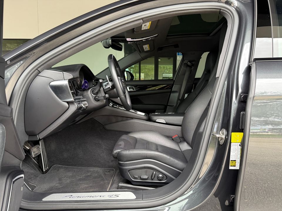 2022 Porsche Panamera