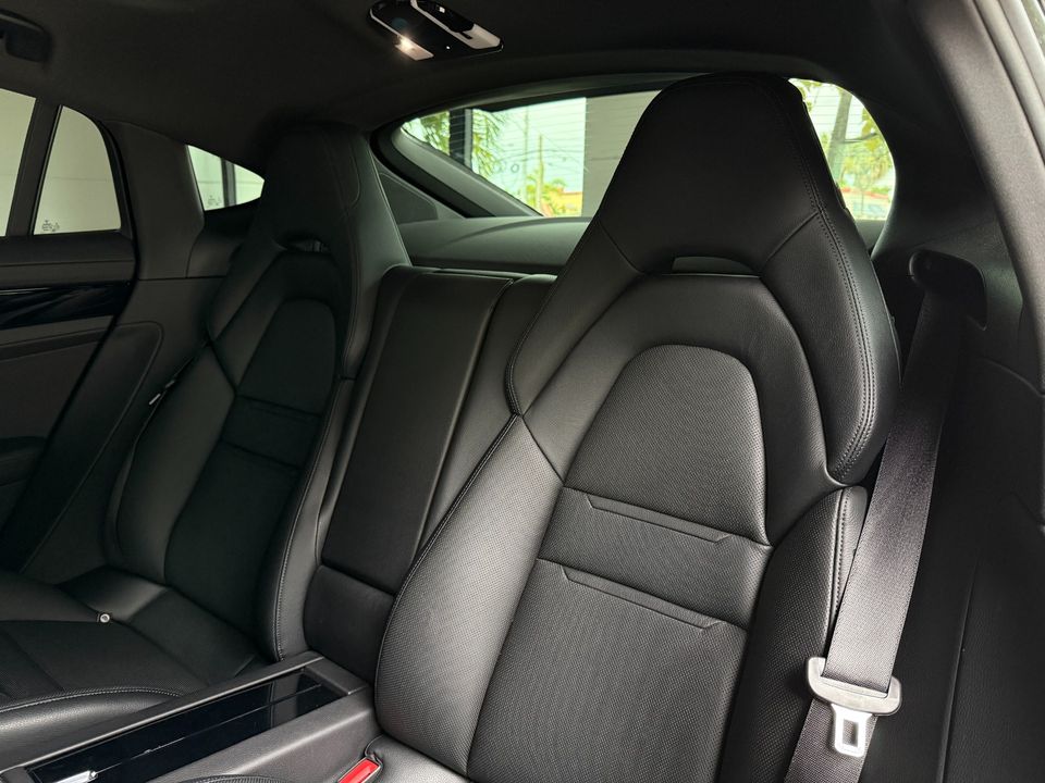 2022 Porsche Panamera