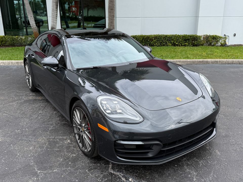 2022 Porsche Panamera