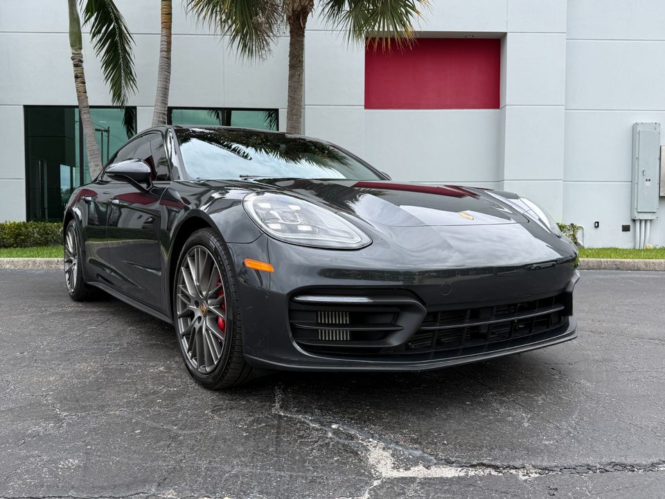 2022 Porsche Panamera