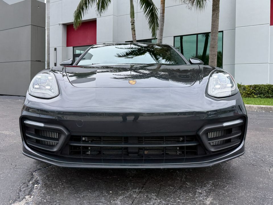 2022 Porsche Panamera
