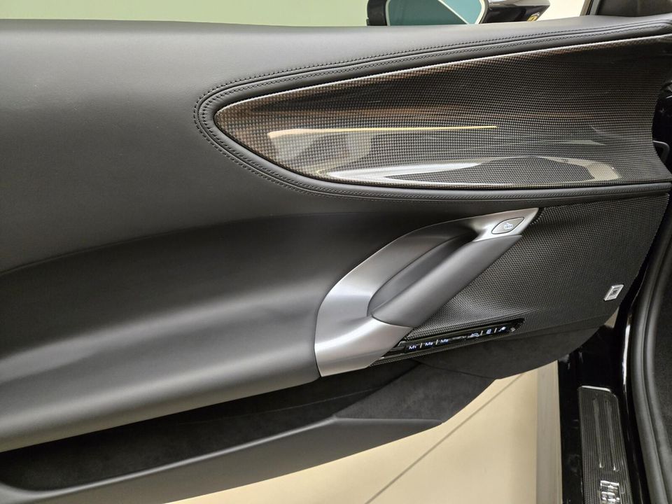 2023 Ferrari SF90 Spider