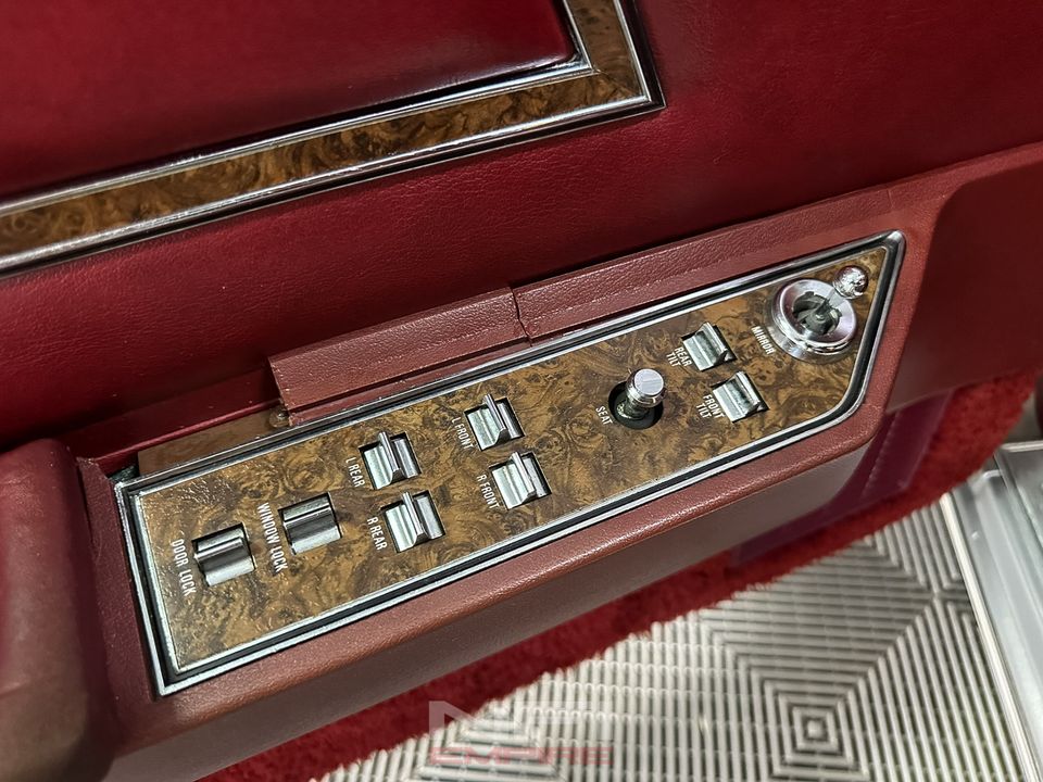 1975 Ford Thunderbird