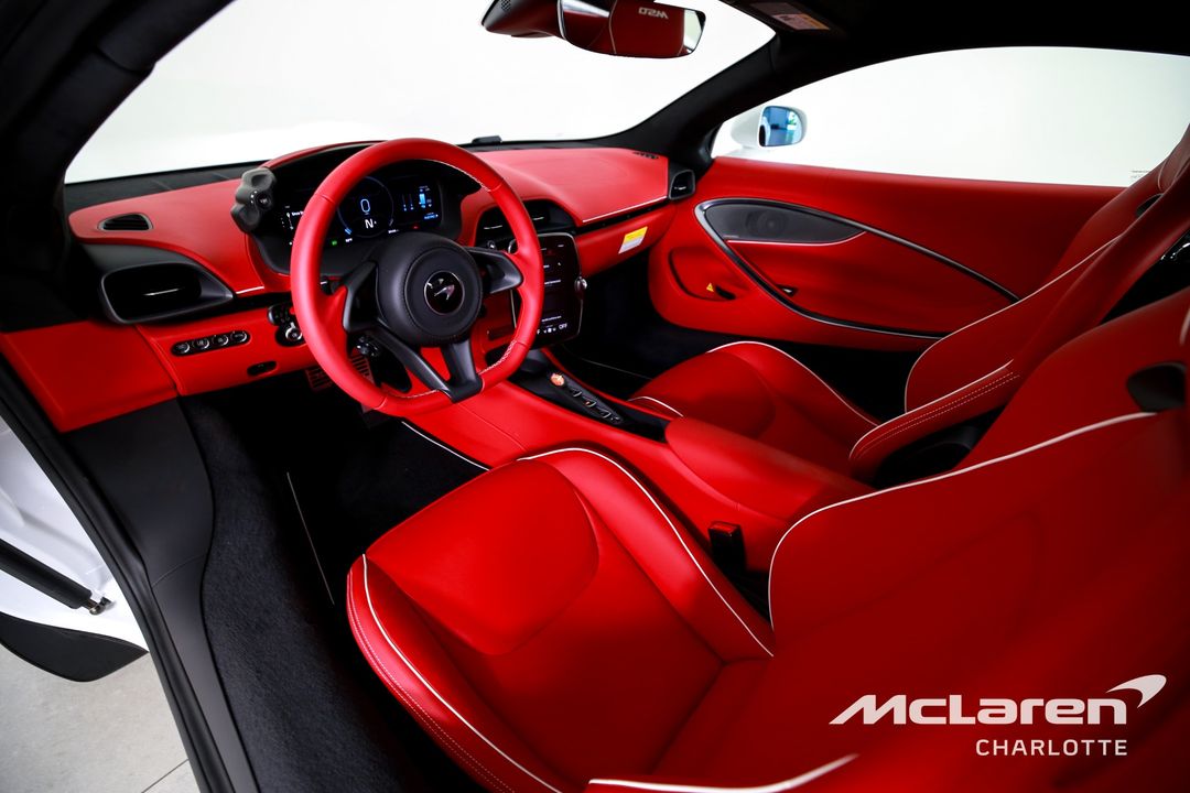 2025 McLaren Artura