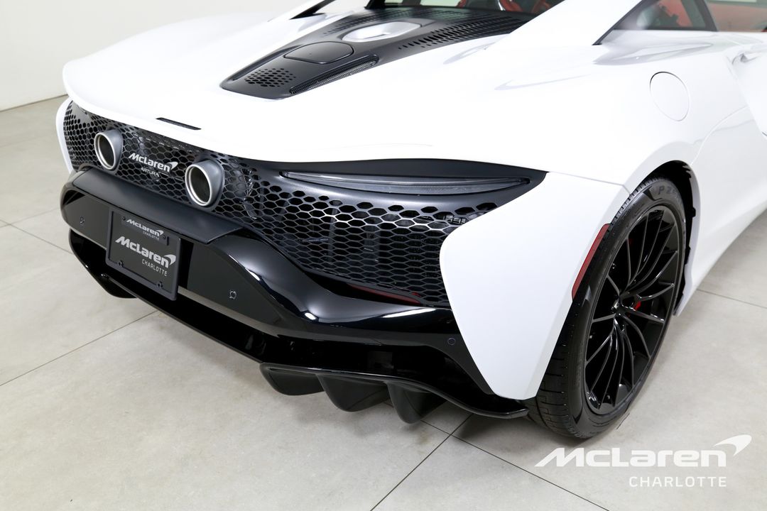 2025 McLaren Artura