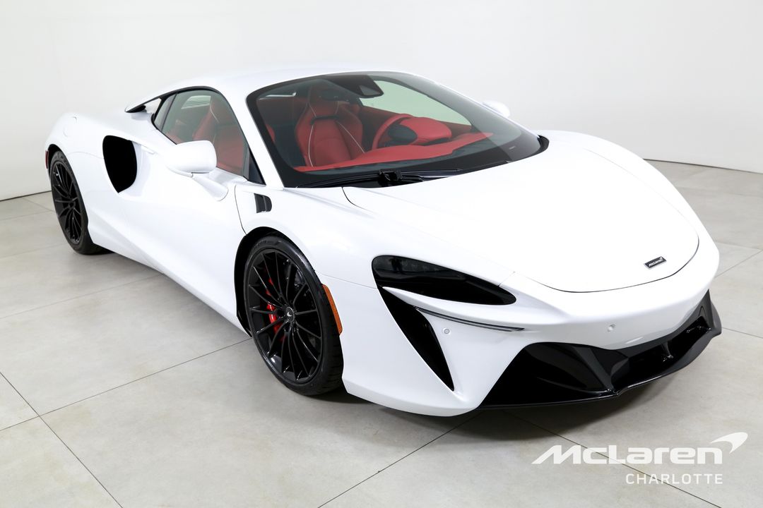 2025 McLaren Artura