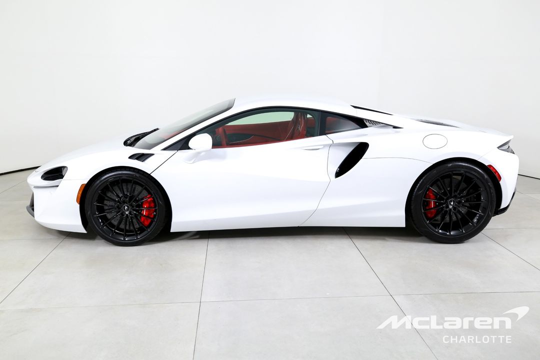 2025 McLaren Artura