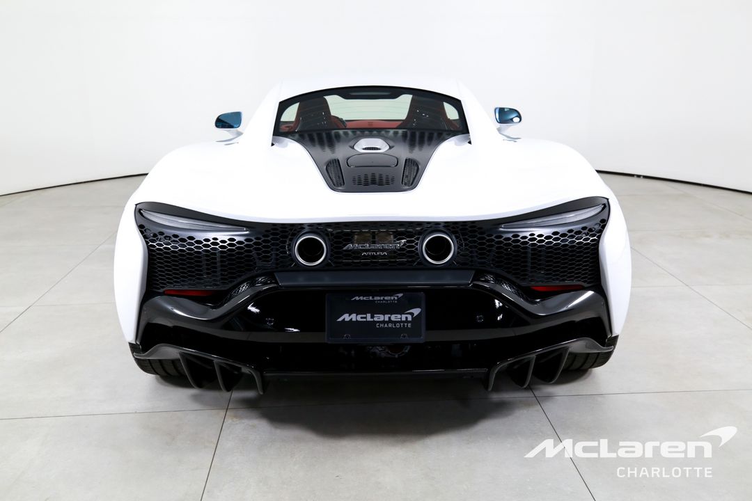 2025 McLaren Artura