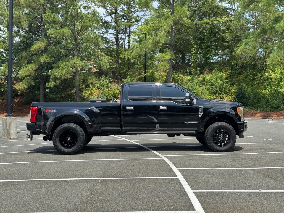2017 Ford Super Duty F-350 DRW Platinum 4WD