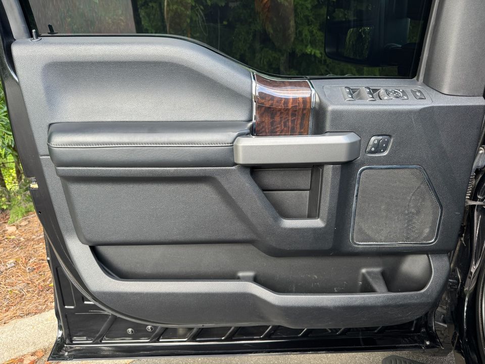 2017 Ford Super Duty F-350 DRW Platinum 4WD