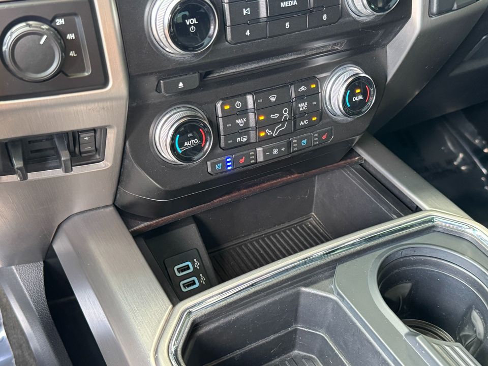 2017 Ford Super Duty F-350 DRW Platinum 4WD