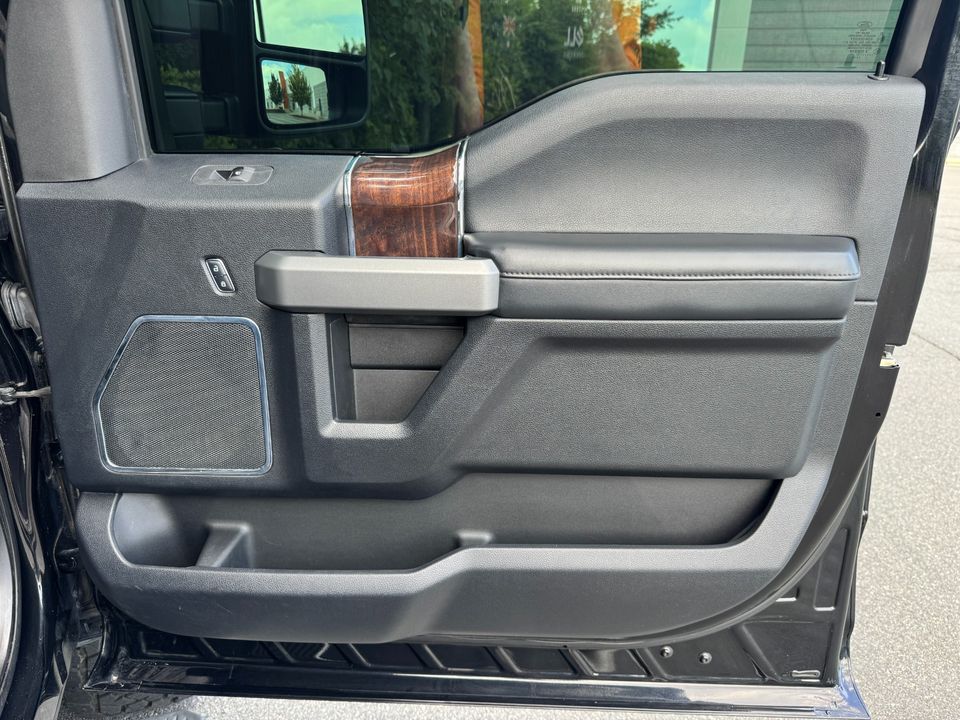 2017 Ford Super Duty F-350 DRW Platinum 4WD