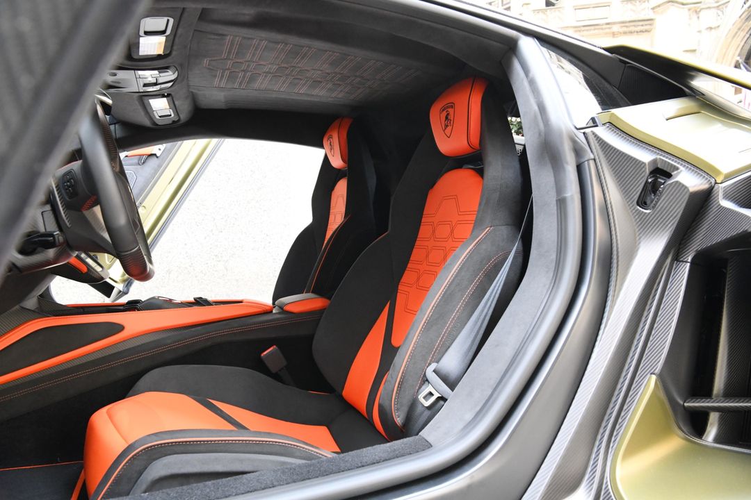 2025 Lamborghini Revuelto